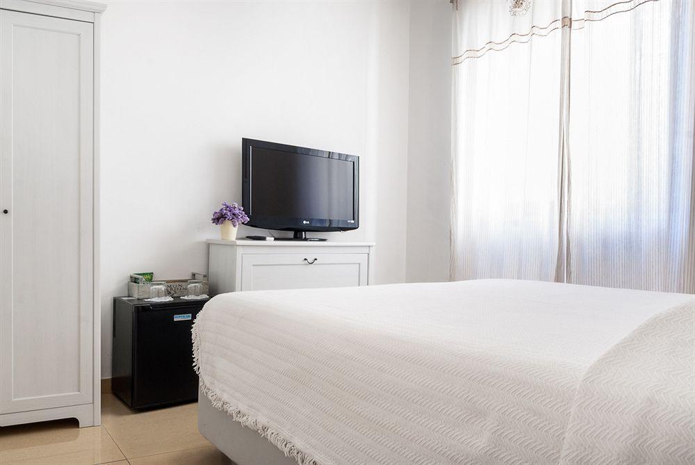 B&B Artemide เลชเช ภายนอก รูปภาพ