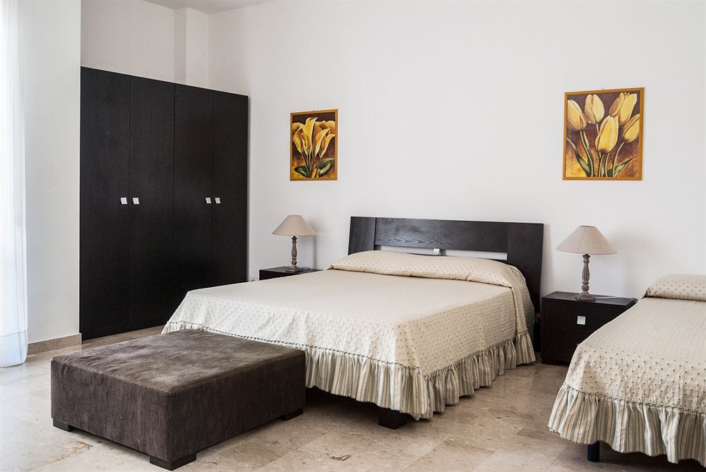 B&B Artemide เลชเช ภายนอก รูปภาพ