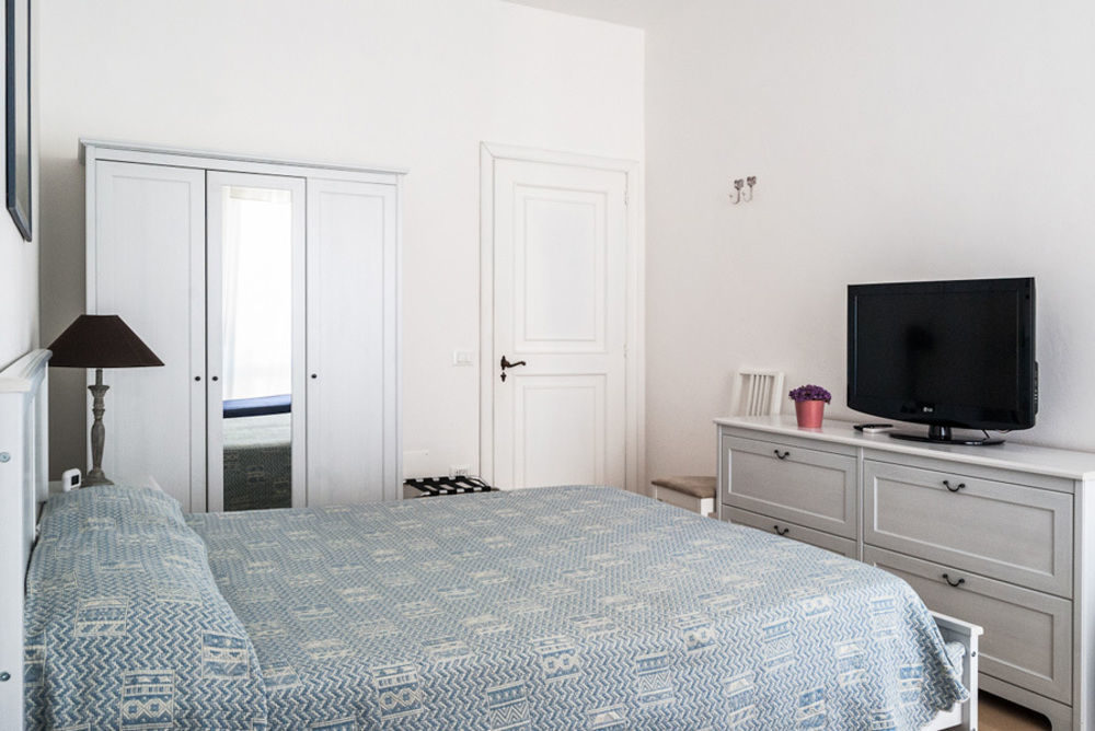 B&B Artemide เลชเช ภายนอก รูปภาพ