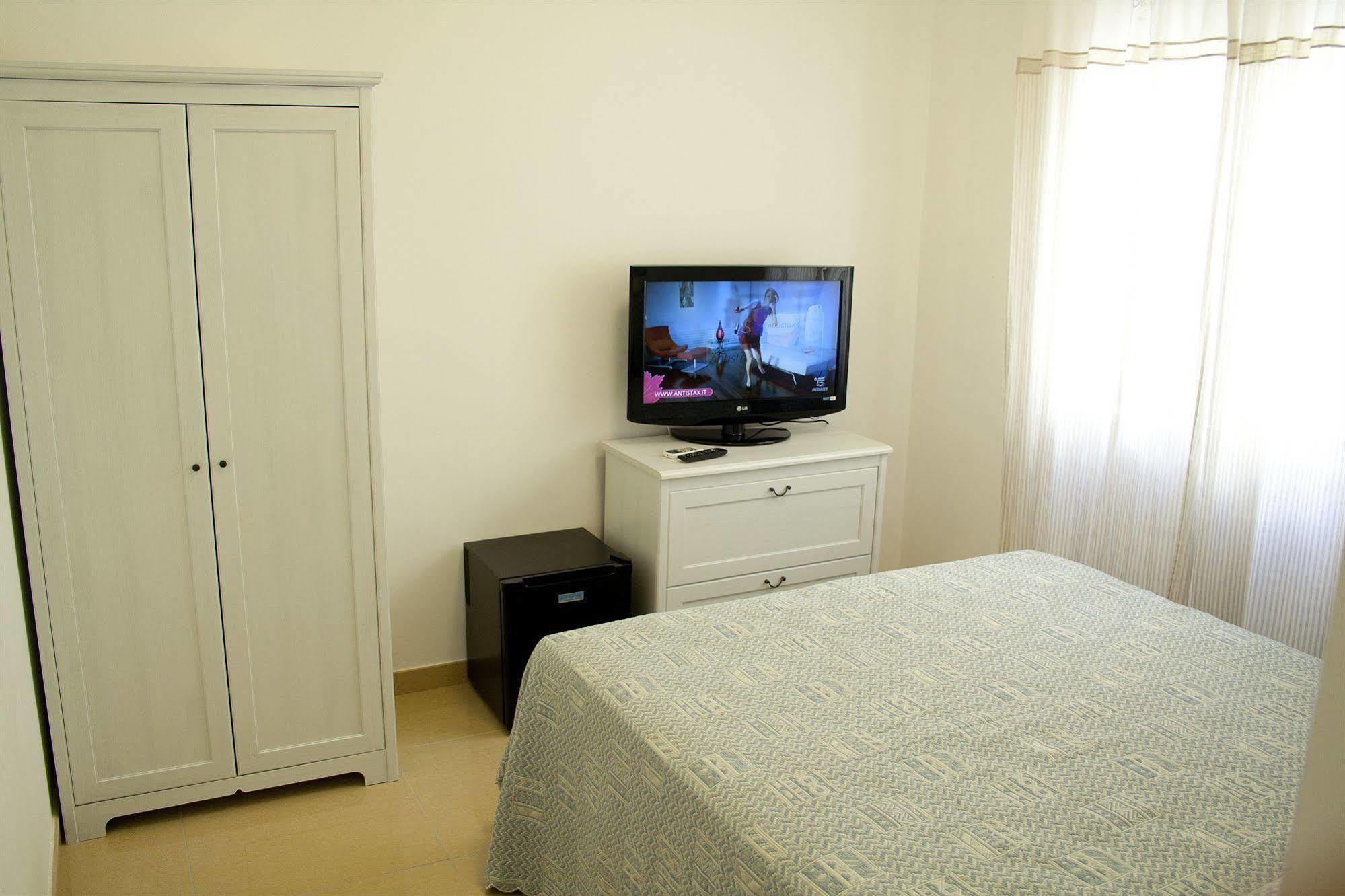 B&B Artemide เลชเช ภายนอก รูปภาพ